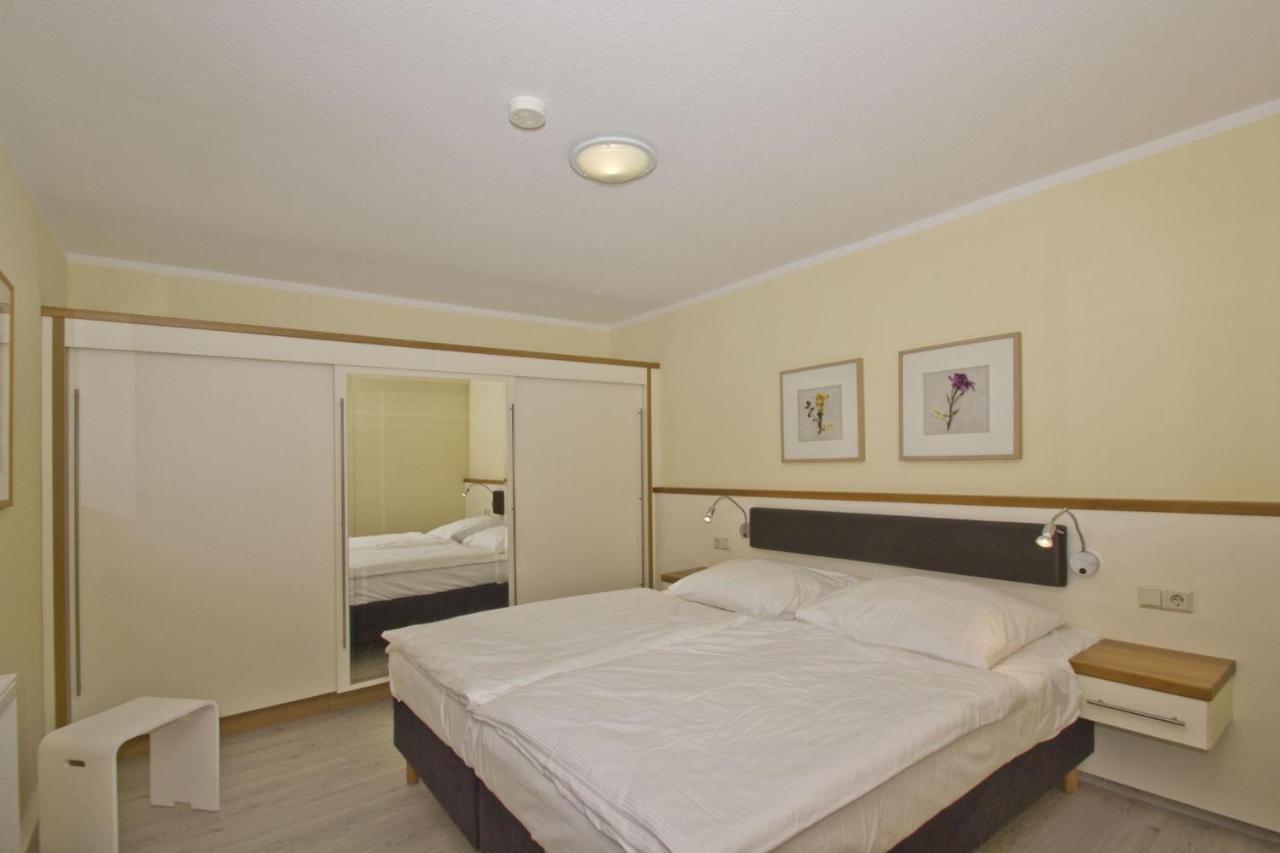 Fewo Mit Terrasse, Gratis Nutzung Vom Ahoi Erlebnisbad Und Sauna In Sellin - Haus Blick Zur See Fewo 13 Goehren  Luaran gambar